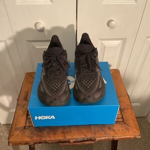 Hoka Clifton 9 Women’s Black on Black Athletic Shoes